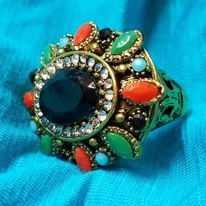 Beautiful Cocktail ring with various stones